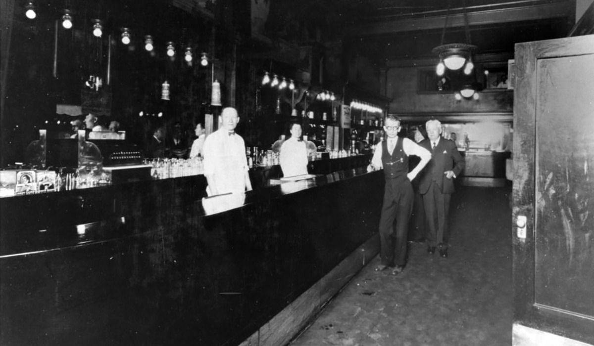 The Berghoff Bar, 1920